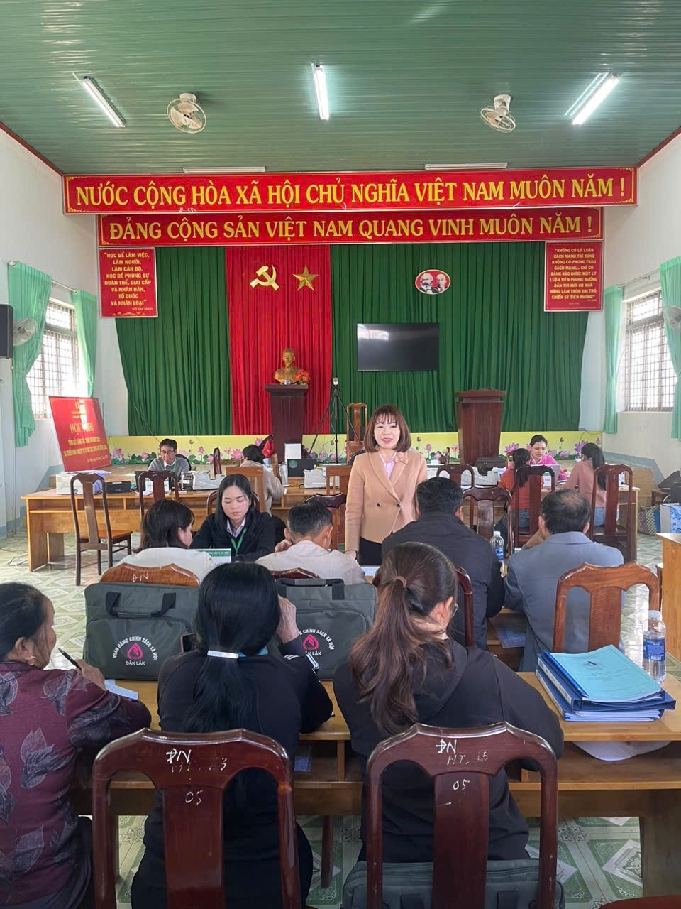 Điểm giao dịch xã của Ngân hàng CSXH Lắk - Địa chỉ quen thuộc của người nghèo và các đối tượng chính sách